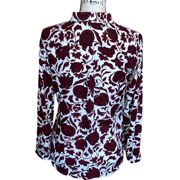 LOFT maroon & white flowered button blouse SP - Picture 2 of 5